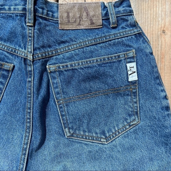 Vintage LA Blues High Rise Tapered Jeans - Picture 3 of 9